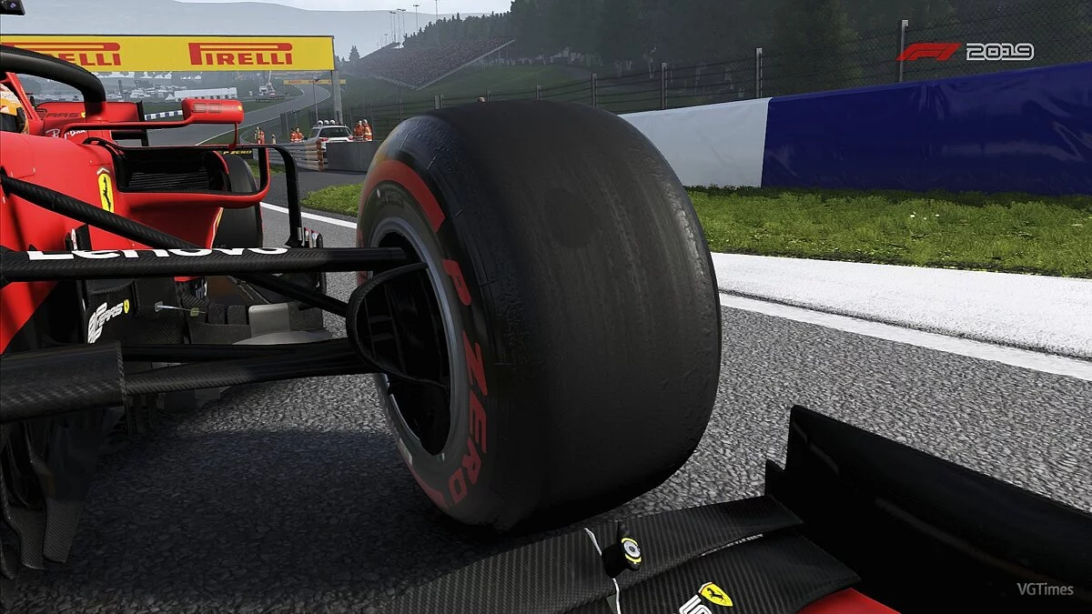 F1 2019 — Реалистичные шины пирелли