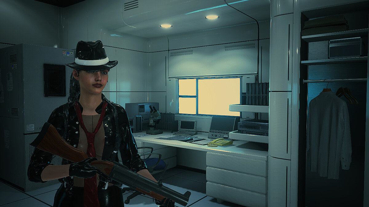 Resident Evil 2 — Claire Naughty Noir Hat Edition черный