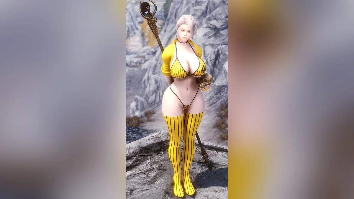 Elder Scrolls 5: Skyrim Special Edition — Женский желтый костюм