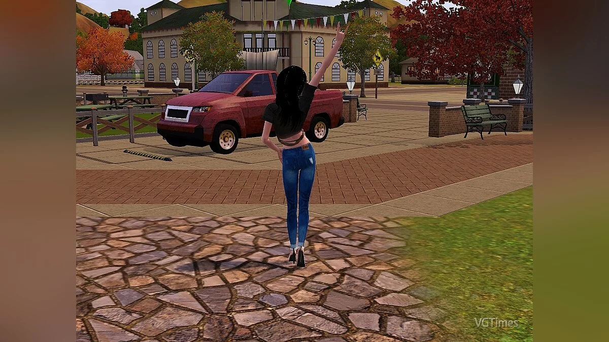 The Sims 3: Ambitions — Рванный топ