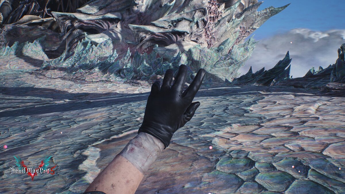 Devil May Cry 5 Special Edition — Кожаные перчатки Клэр