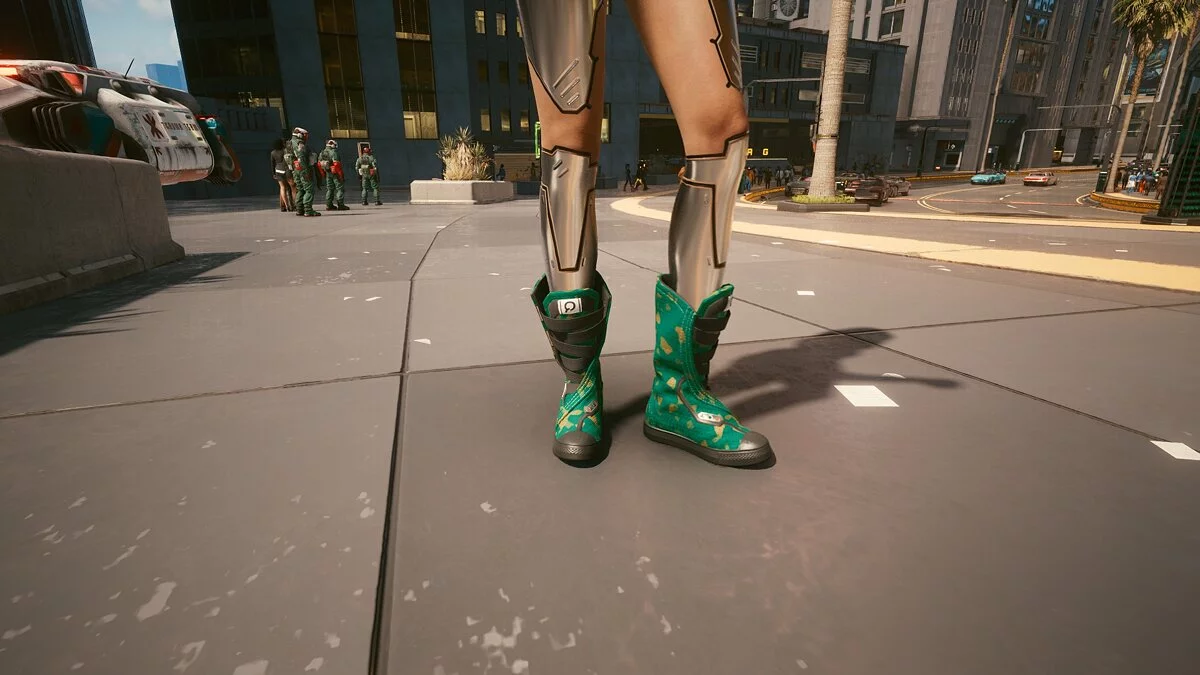 Cyberpunk 2077 — Разноцветные сапоги Converse