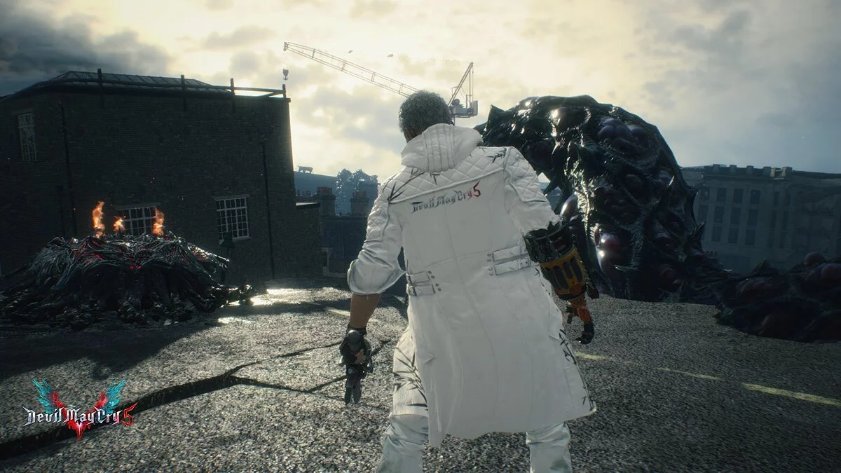 Devil May Cry 5 Special Edition — Белый плащ Неро