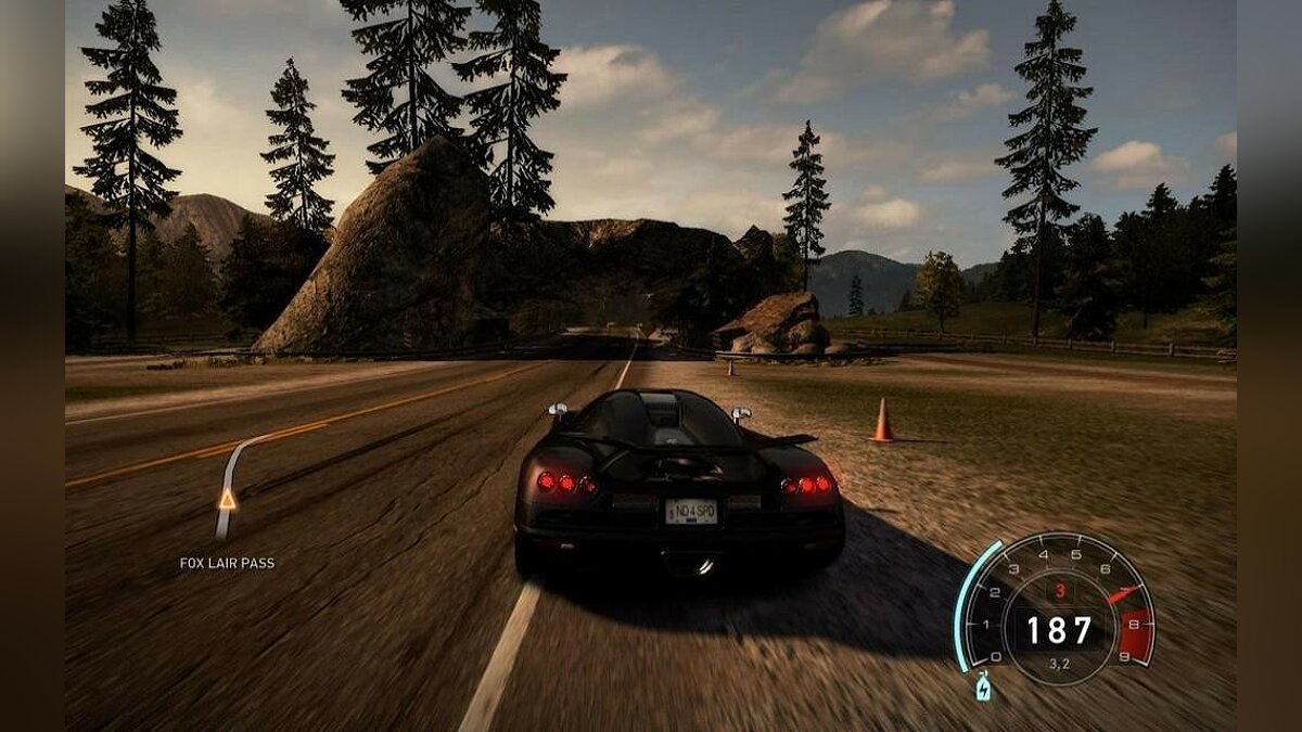 Гонка hot. NFS hot Pursuit 2010 screenshot. NFS hot Pursuit 2003. NFS hot Pursuit 2010 главный герой. Need for Speed hot Pursuit Скриншоты.