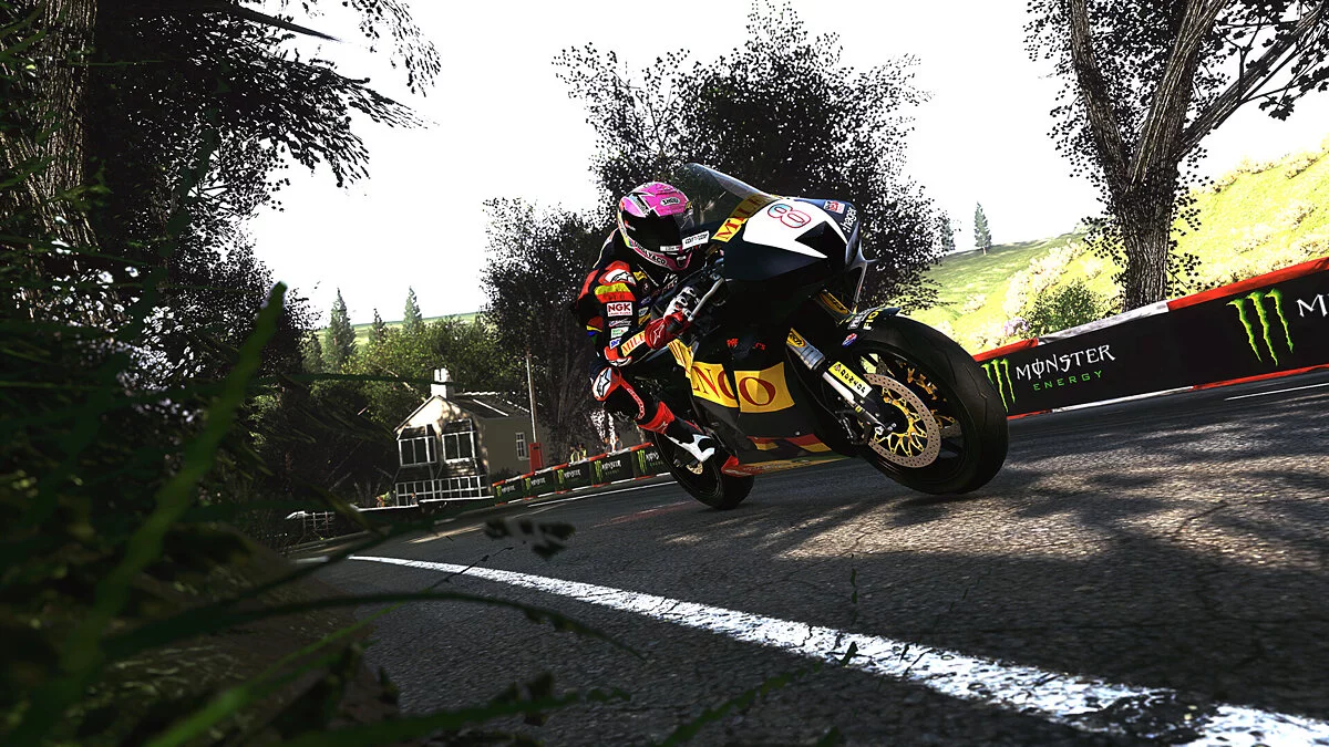 Скриншоты из TT Isle Of Man: Ride on the Edge 3