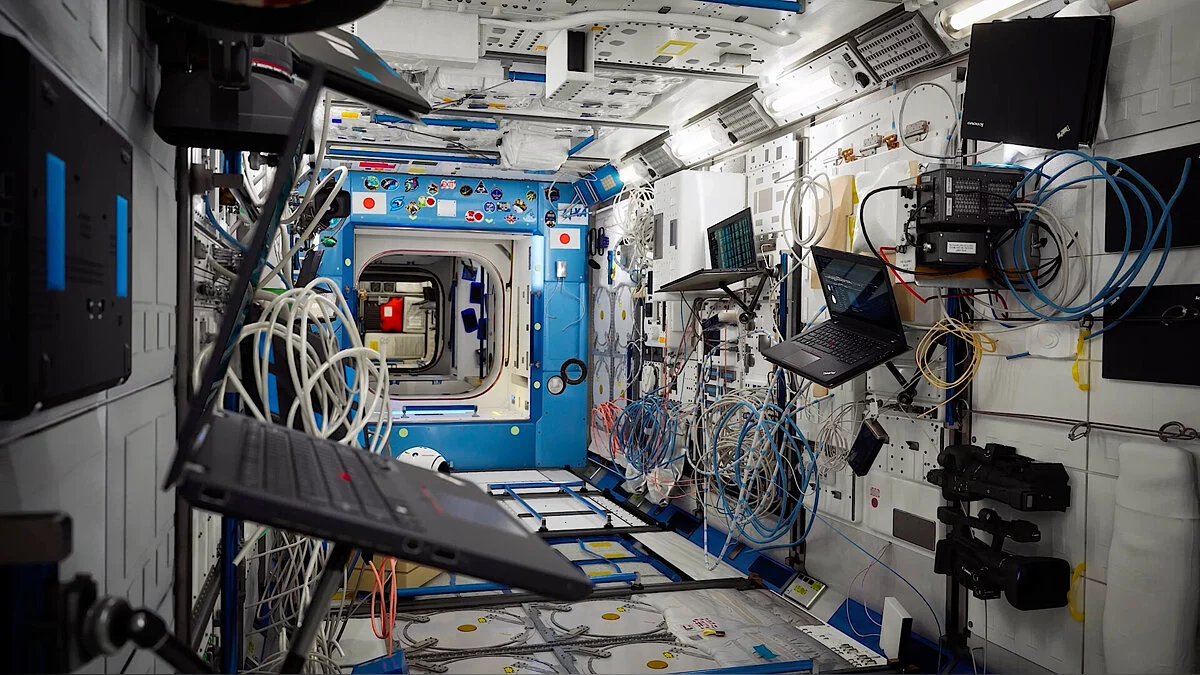 Скриншоты из ISS Simulator