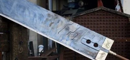 Огромный меч Клауда из Final Fantasy VII создан в реальной жизни