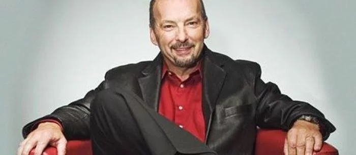 Electronic Arts стремится к онлайн-играм, но не забывает и про обычные