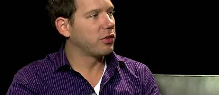 Автор Gears of War завязал с играми, выходящими в рознице