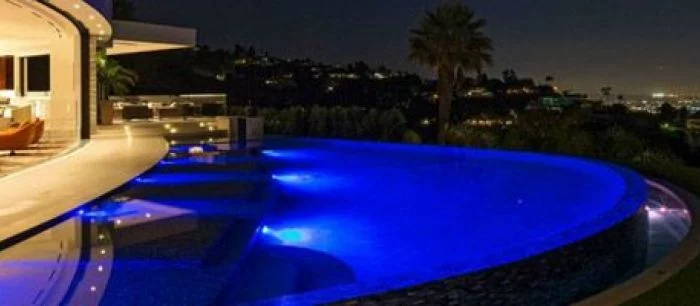 Пользователи Minecraft смогут исследовать особняк Нотча