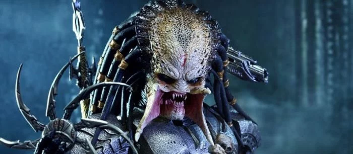 Фаталити Хищника: вырванный позвоночник и трепанация черепа