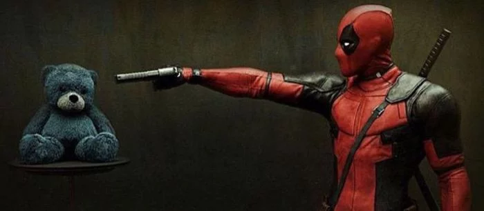 Смотрим приличную и неприличную версию трейлера Deadpool