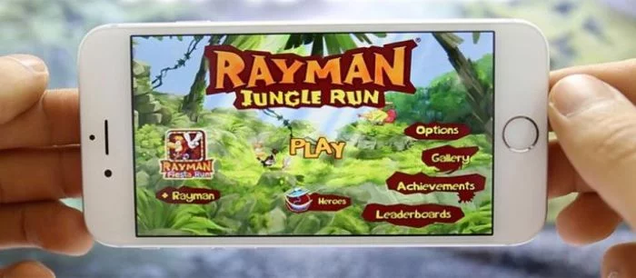 Выяснили главную причину, по которой люди играют на смартфонах