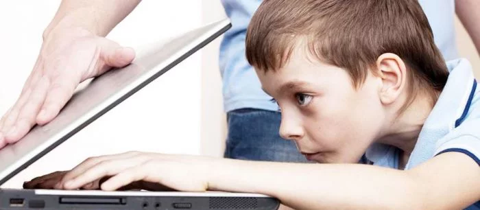 Школьники, играющие в онлайн-игры, умнее обычных