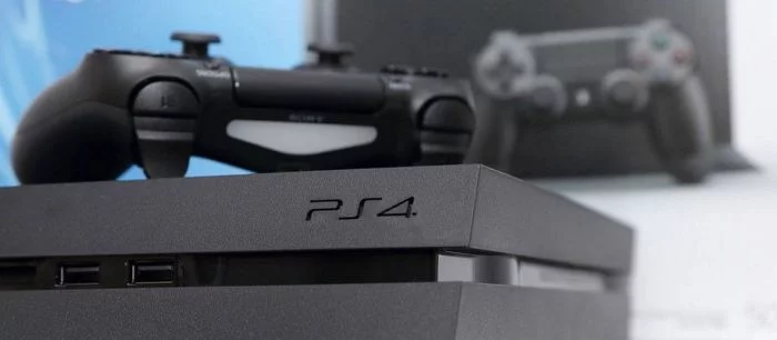 «PlayStation Россия» снизила цену на PS4 и дарит в подарок игры