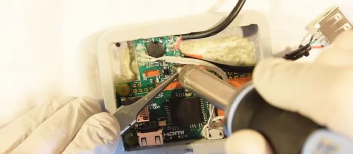 Поклонник Nintendo создал консоль SNES Mini