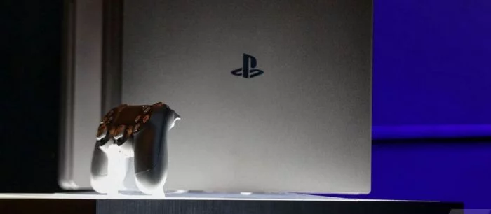 Все данные с PS4 можно перенести на PS4 Pro через Ethernet-кабель