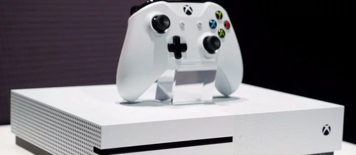 Xbox One вновь обогнала PS4 по продажам в США