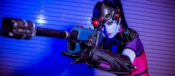 Blizzard выпустила коллекционную фигурку Вдовы из Overwatch за 9 000 рублей