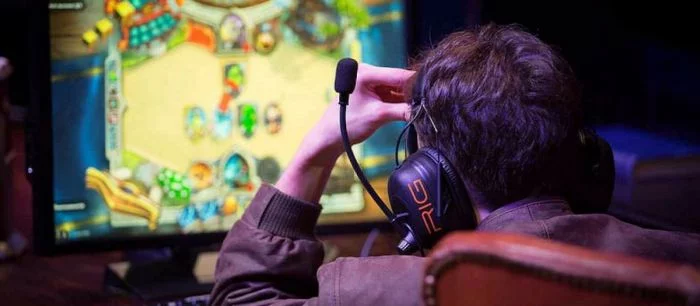 Китайский игрок выиграл Ferrari на турнире CN vs EU Championship 2017 по Hearthstone