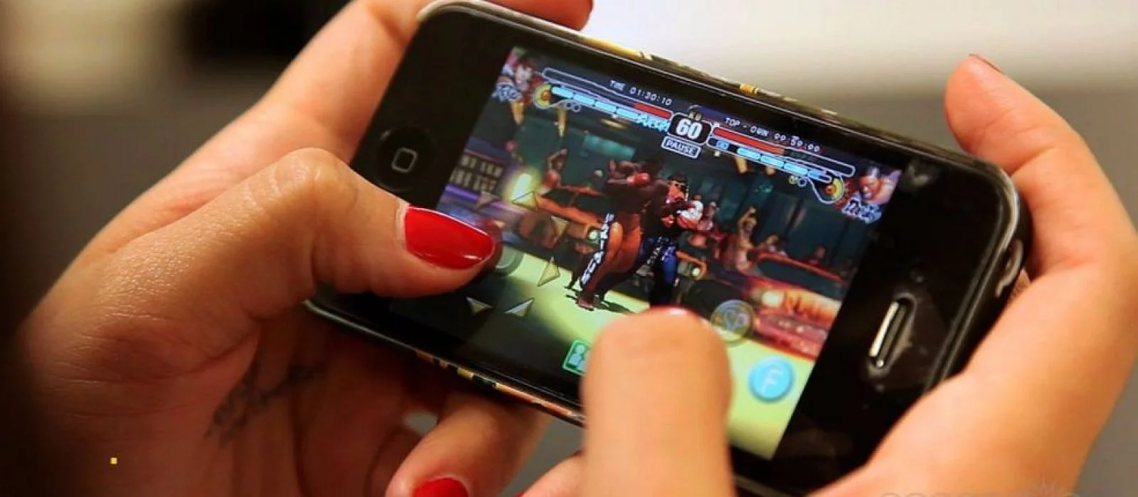Можно играть в телефоне том. Игры на смартфон. Мобильные игры. Игровой смартфон. Популярные мобильные игры.