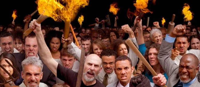 Разгневанные отменой Half-Life 2: Episode 3 игроки начали массово портить рейтинг DOTA 2