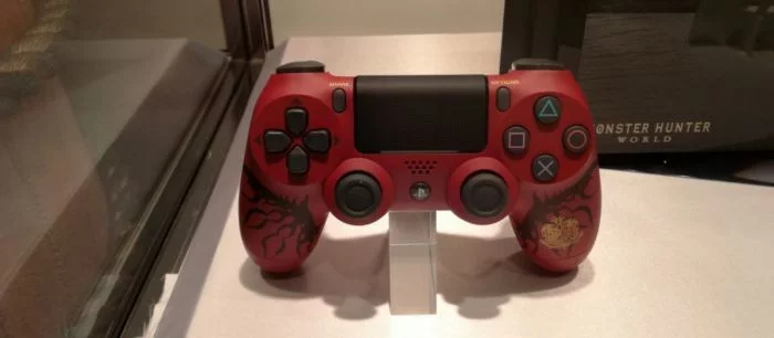 На TGS 2017 показали лимитированные версии PS4 Pro и PS4