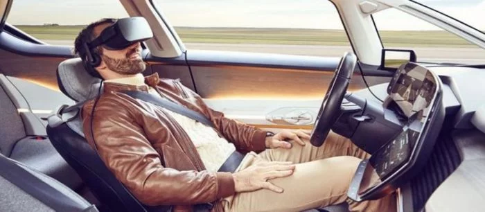 Ubisoft создает VR-шлем для игры за рулем движущегося автомобиля. И это не шутка