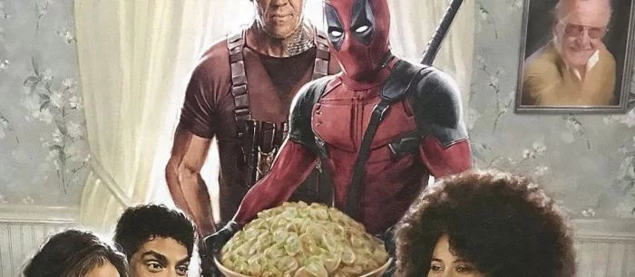 На российском постере «Дэдпула 2» изображены пельмени, солёные огурцы и рюмки