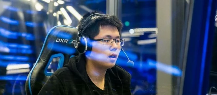 Профессиональный игрок в Dota 2 украл бургеры у своего фаната