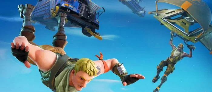 В Fortnite появились карманные крепости и система повторов