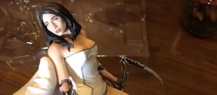 Посмотрите распаковку эксклюзивной фигурки Cyberpunk 2077 с закрытого показа на E3 2018