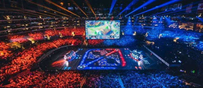 Британский университет будет выплачивать студентам-киберспортсменам до 120 000 рублей в год