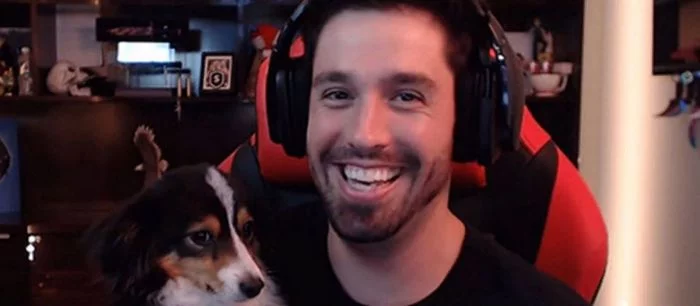 Популярный стример по CS:GO ещё не закончил суд с Twitch, но уже хочет судиться с Reddit