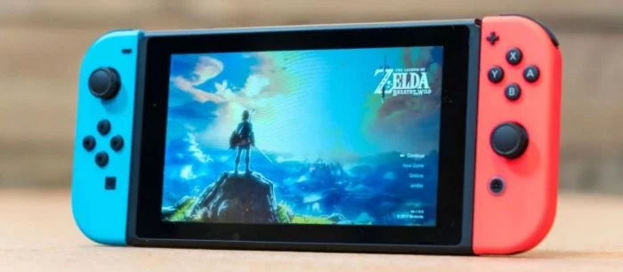 Владельцы Nintendo Switch начали жаловаться на большие трещины на корпусе консоли