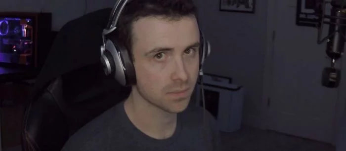 Популярный стример забанил зрителя, назвавшего его «раком» и заставил написать письмо с извинениями