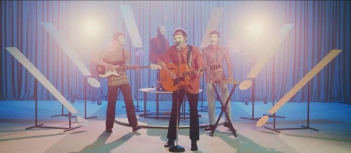 Посмотрите музыкальный ролик We Happy Few, посвященный волшебным пилюлям