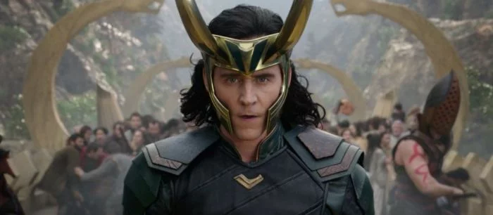 Marvel и Disney снимут сериалы про Локи и Алую Ведьму. Героев сыграют актеры из «Мстителей»