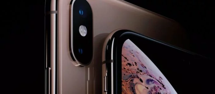 Первое место в очереди за новыми iPhone Xs Max и iPhone Xs продавалось за 1,5 млн рублей