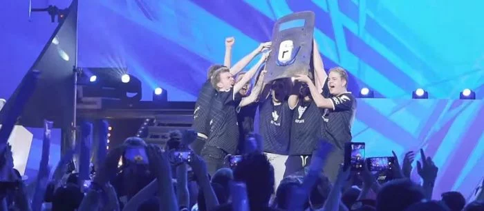 Посмотрите запись с турнира по Rainbow Six Siege: победы, радость и слёзы