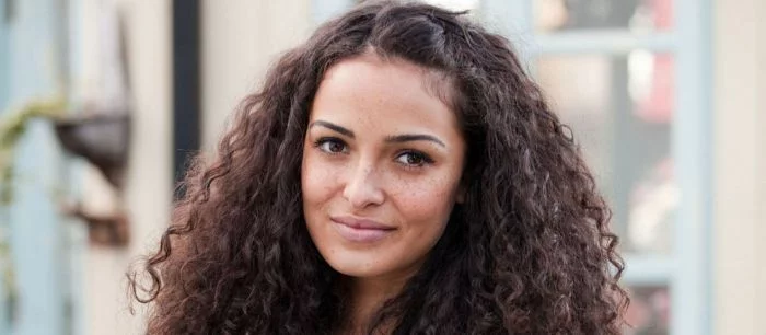 В «Ведьмаке» от Netflix рыжую Трисс Меригольд сыграет кудрявая брюнетка