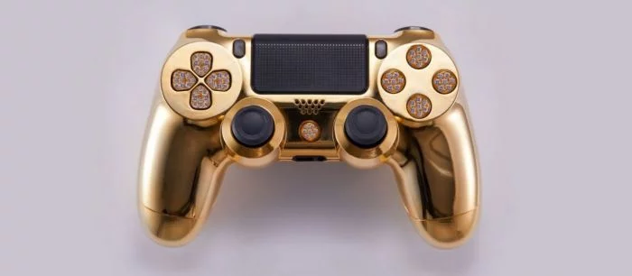 Вышел позолоченный контроллер PS4 с бриллиантовыми кнопками за $14 000 «для богатых»
