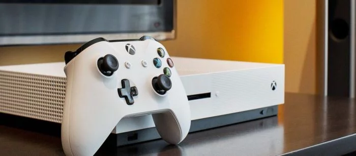 Microsoft создает две новые консоли. Одна — недорогая, другая — топовая (свежие слухи)