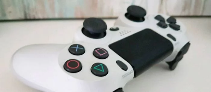 Объявляем имена трех победителей, которые заберут крутые геймпады для PS4. От всей души поздравляем вас, ребята!