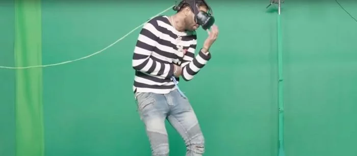 Суровые рэперы спасли маленького щеночка от смерти в VR. Без матов не обошлось — видео