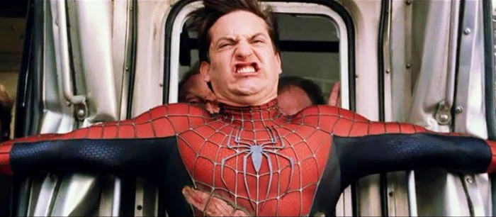 В Marvel's Spider-Man добавили костюм Паука из фильма 2002 года. Фанаты ликуют и плачут от радости (ТОП мемов)