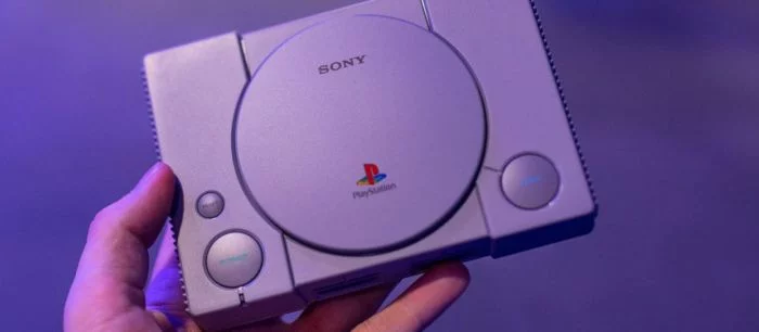 Ютубер рассказал, как запускать на PS Classic любые игры с флешки — видео