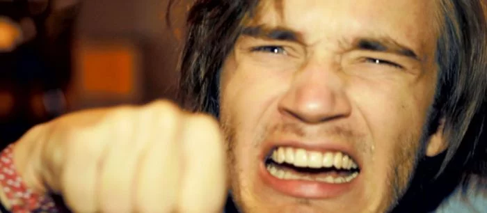 PewDiePie выбили с первого места на YouTube, но позже блогер вернул себе лидерство. Надолго ли?