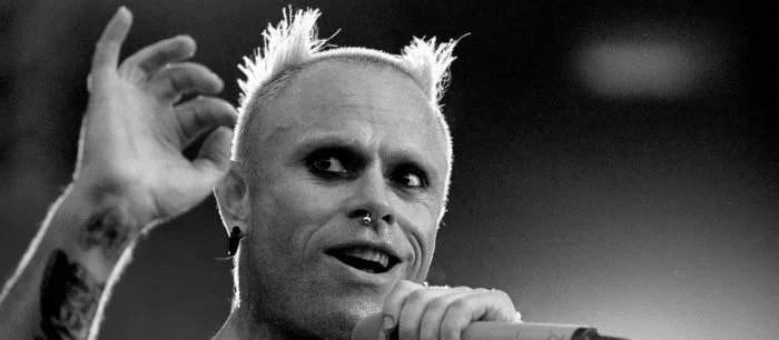 Умер вокалист легендарной группы The Prodigy — интернет прощается со своим кумиром