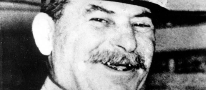 Сталин-робот мочит пришельцев в окружении хрущевок — анонсирована Stalin vs. Martians 4 (трейлер)